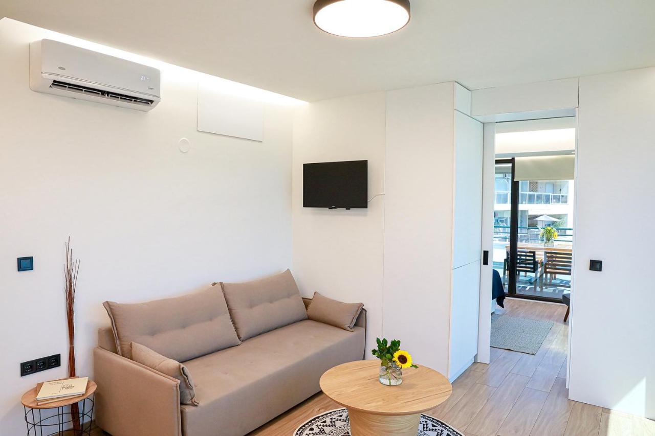 The First Key Luxury & Small Apartment In The Center Of 잰티 외부 사진