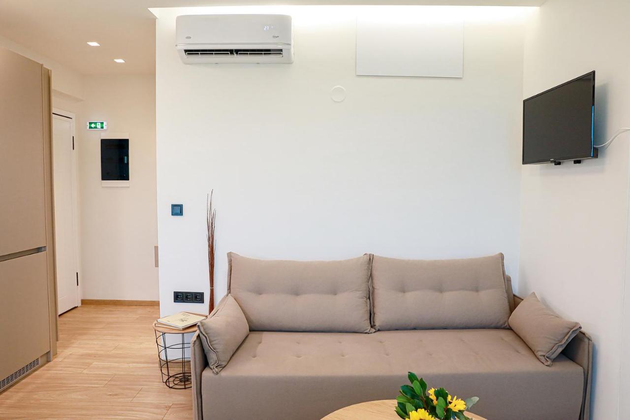 The First Key Luxury & Small Apartment In The Center Of 잰티 외부 사진