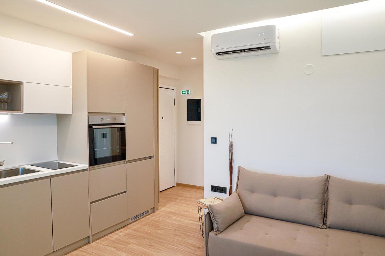 The First Key Luxury & Small Apartment In The Center Of 잰티 외부 사진