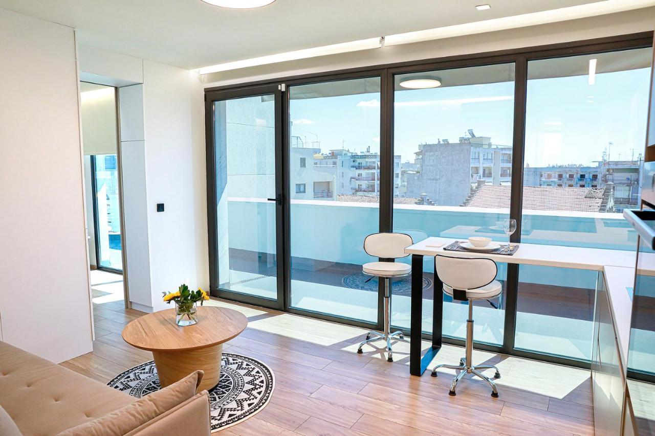 The First Key Luxury & Small Apartment In The Center Of 잰티 외부 사진