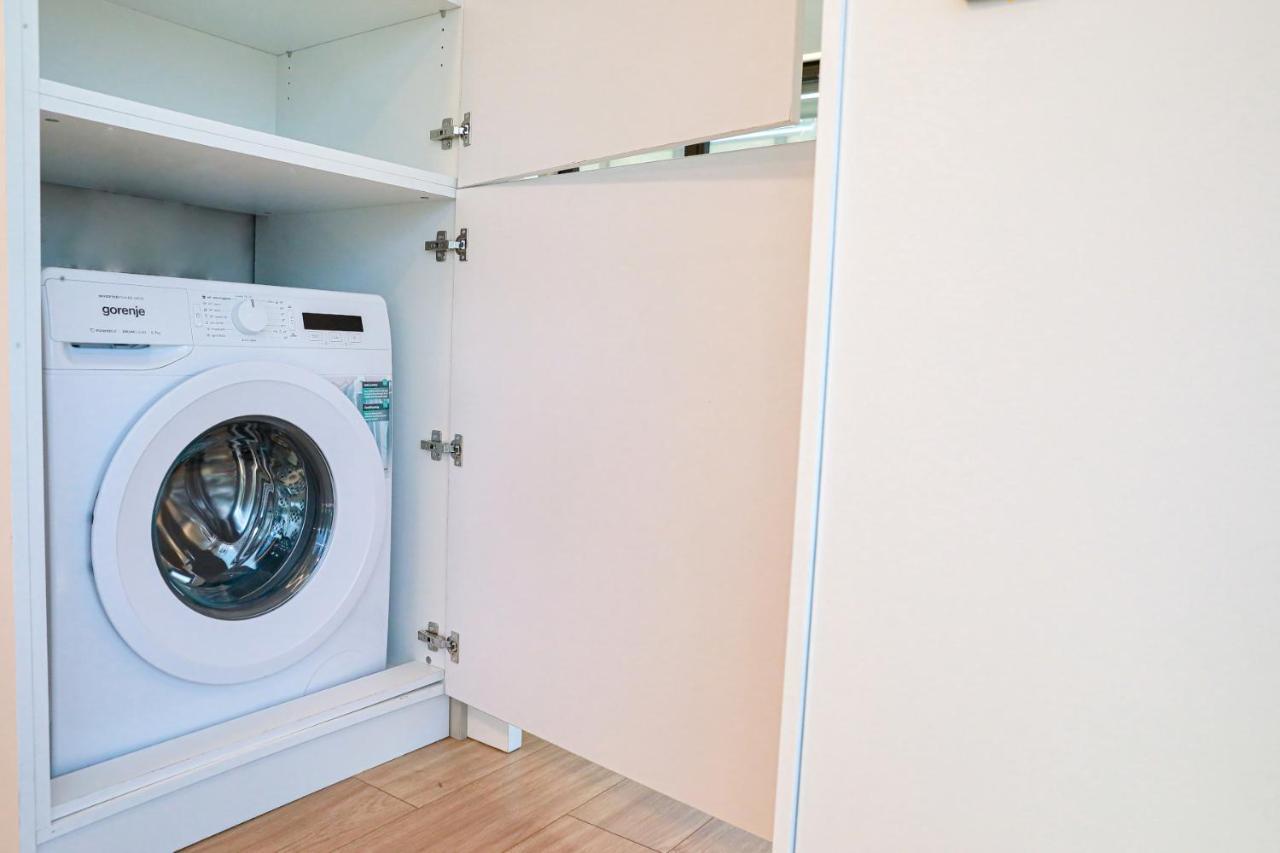 The First Key Luxury & Small Apartment In The Center Of 잰티 외부 사진